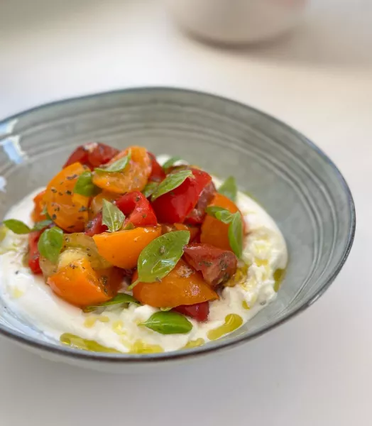 Burrata et tomates basilic